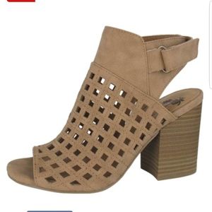 New jellypop Booties/sandals